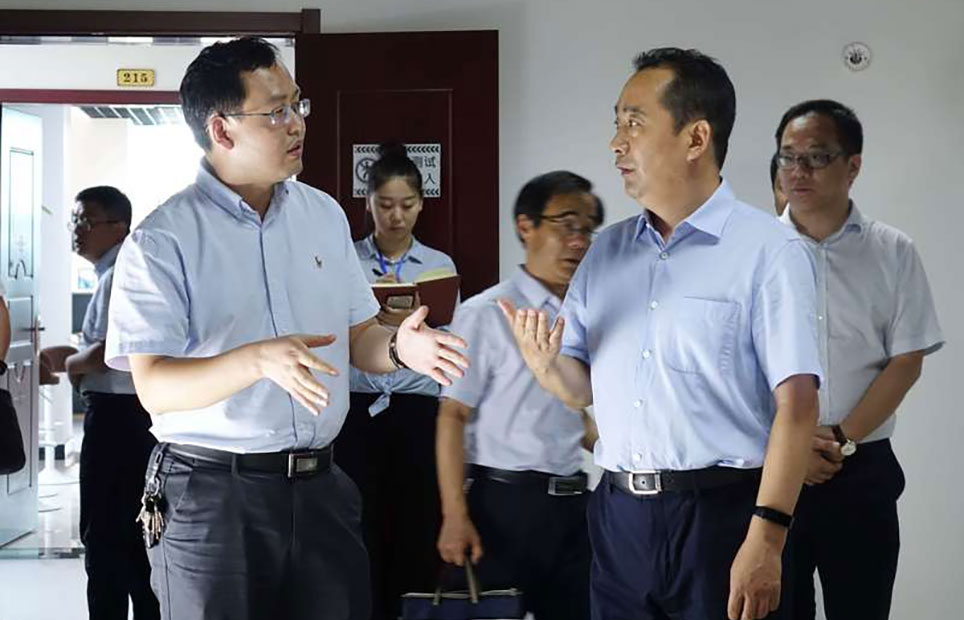 渭南市市長李明遠(yuǎn)一行蒞臨渭南領(lǐng)智三維科技有限公司參觀指導(dǎo)