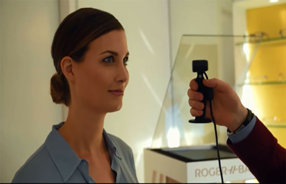 3D掃描定制眼鏡，鏡架價(jià)格370美元鏡片另算，每月賣出50副